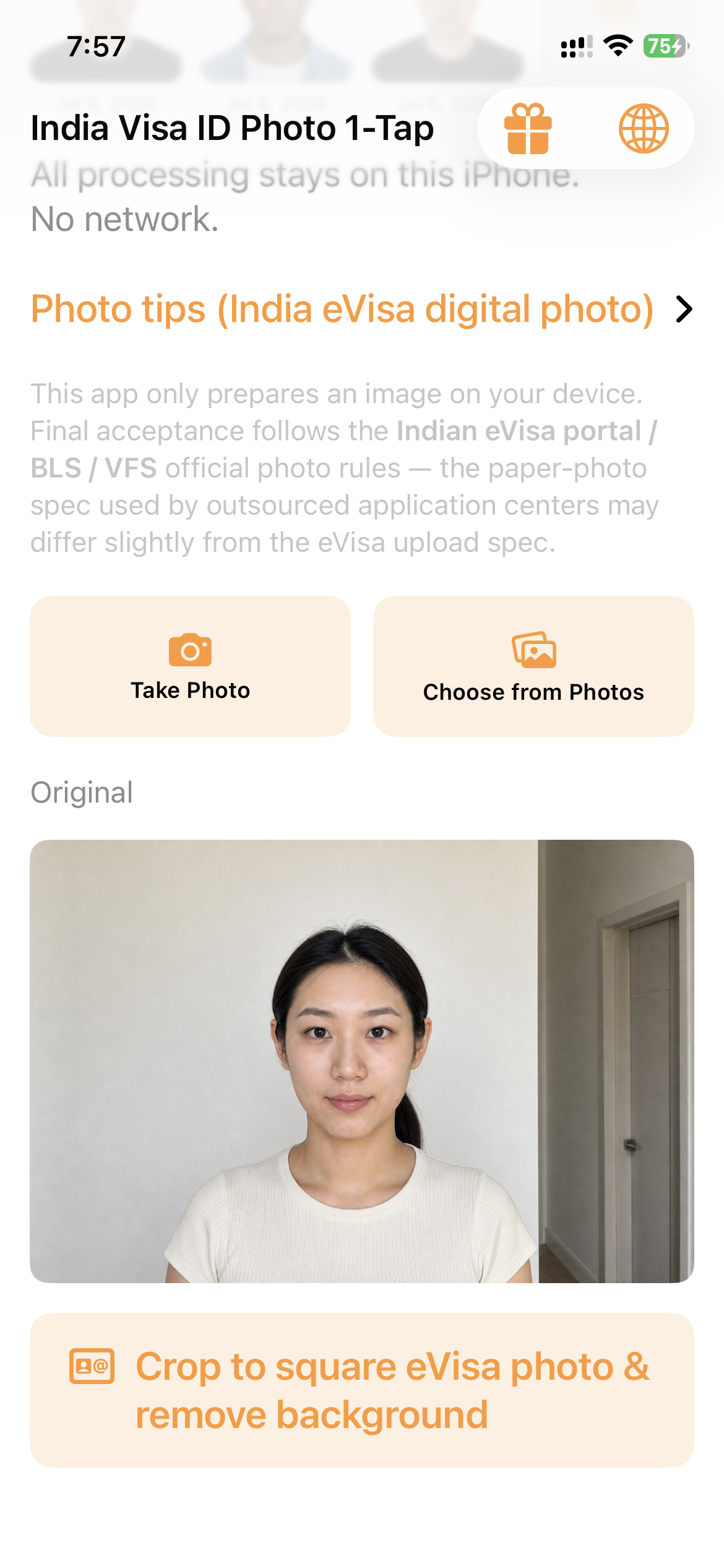 The India Visa ID Photo 1-Tap app showing the Original photo screen with a crop and remove background button